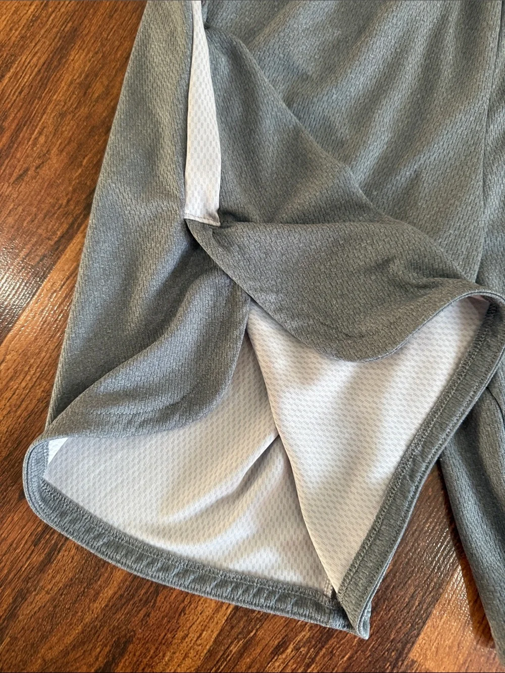 Nike Large Men's Gray Athletic Shorts